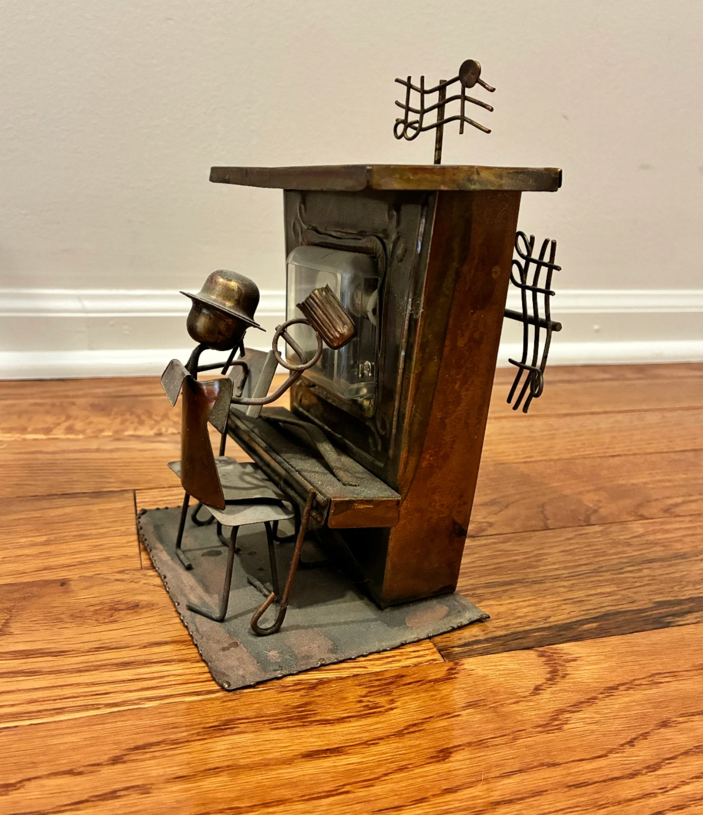 Saloon Piano Player Wind Up Music Box