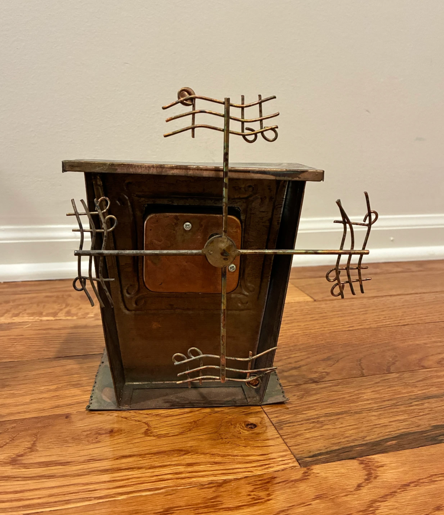 Saloon Piano Player Wind Up Music Box